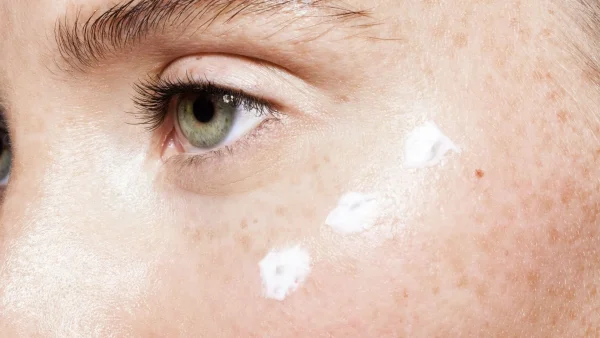 eye cream before or after moisturizer