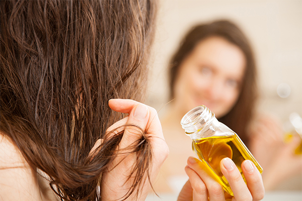 How to Oil Your Hair