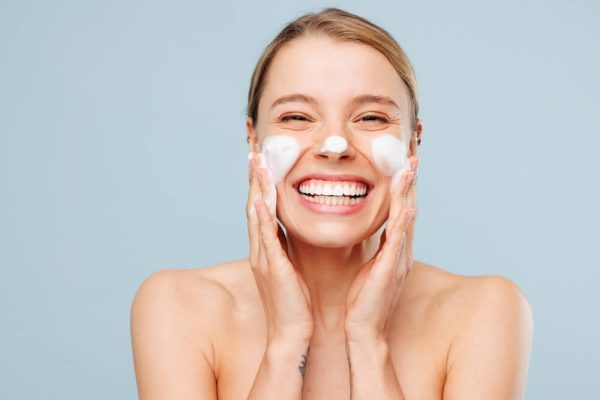 how to use face cleanser